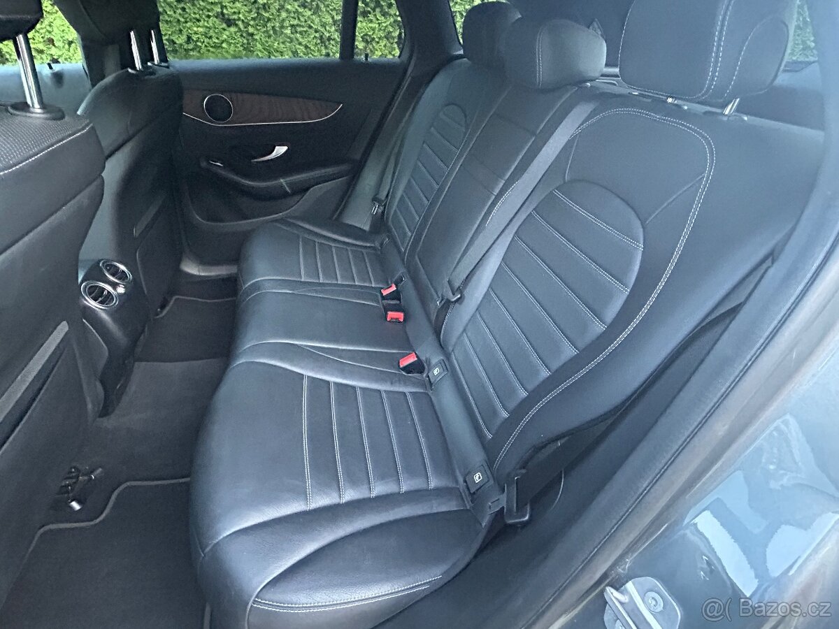 Mercedes-Benz GLC 300 195kw 4MATIC 9g r.v. 2019 ČR 1maj DPH - 13