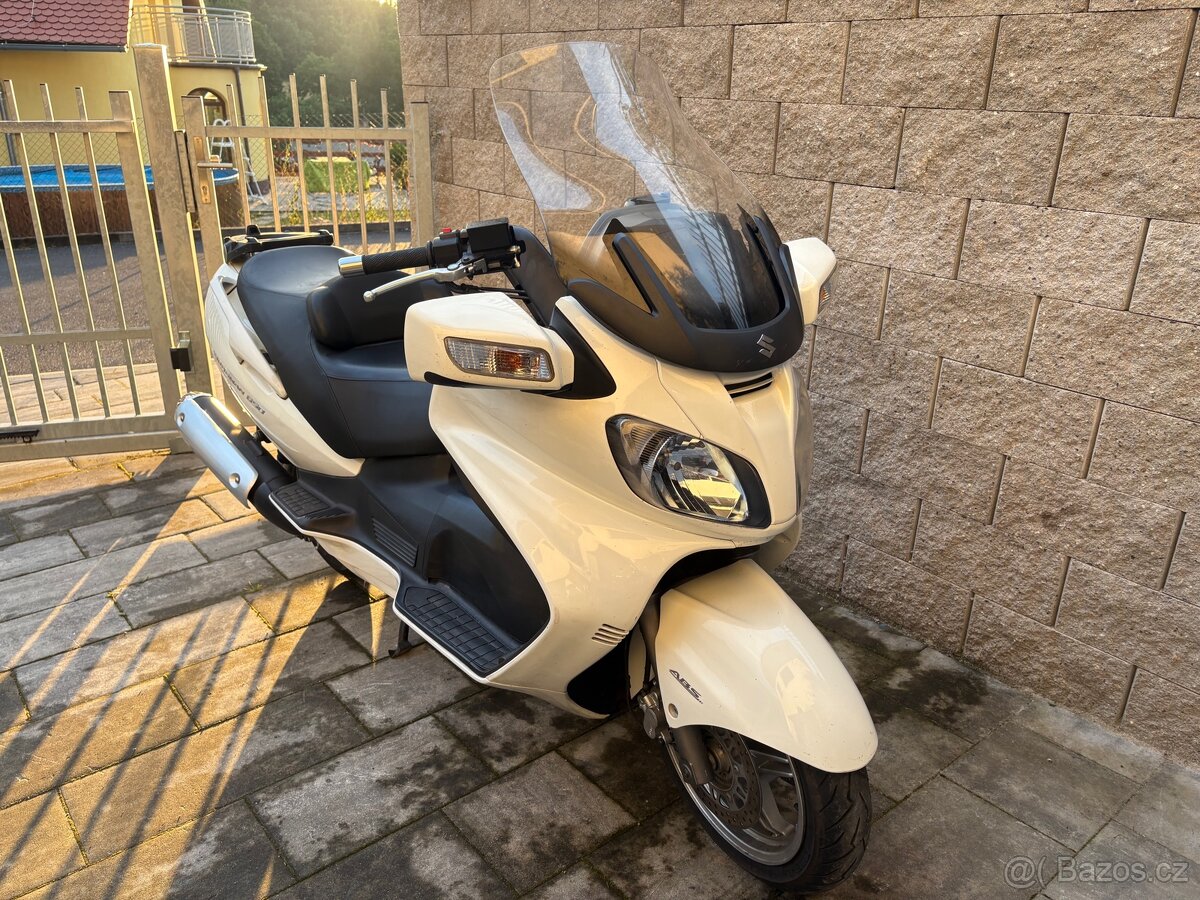 Suzuki Burgman 650 executive 2010 CZ doklady - 13