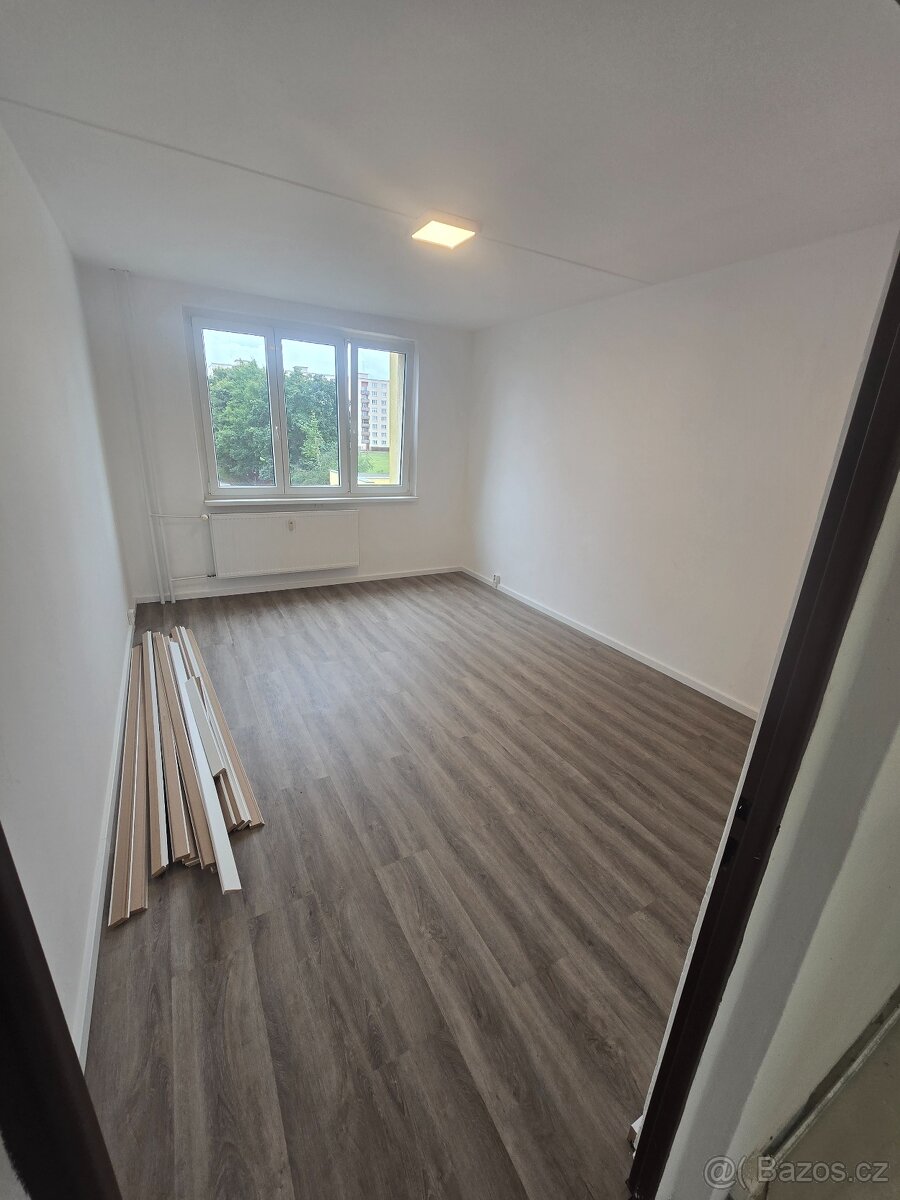 Pronájm bytu 3+1 v Žatci - 13