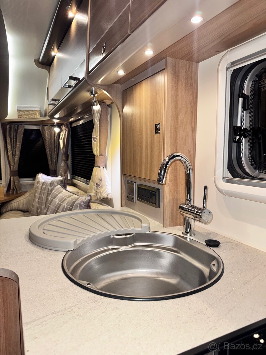 đź”± LUXUSNĂŤ ANGLICKĂť KARAVAN BAILEY UNICORN III MADRID 2016 - 13