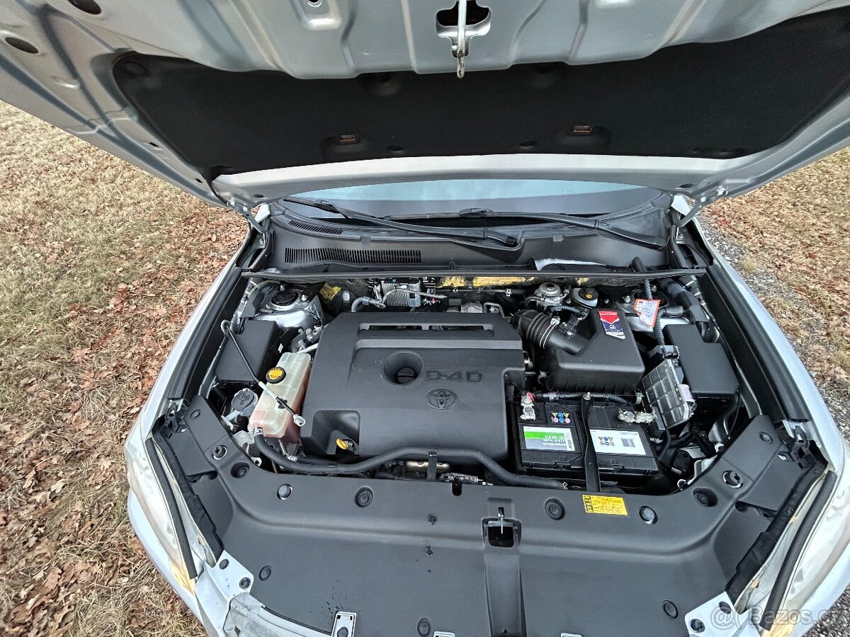 Prodám Toyota RAV4 2.2 D4D 110 KW 4x4 - 13