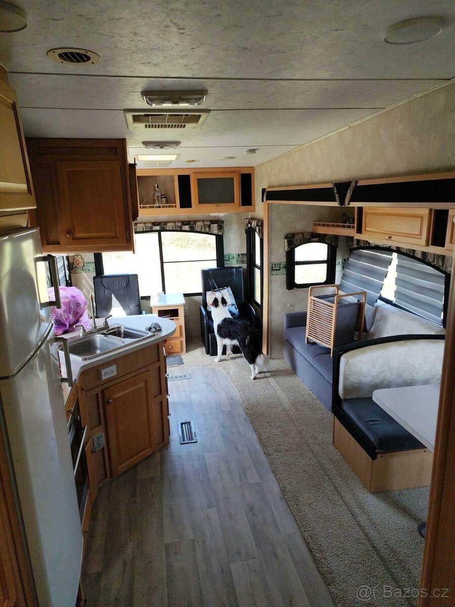 KARAVAN obytný přívěs s doklady - 13