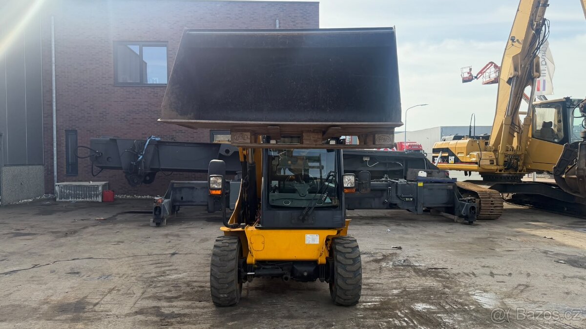 Teleskopický nakládač manipulator JCB 520-40,4WS - 13