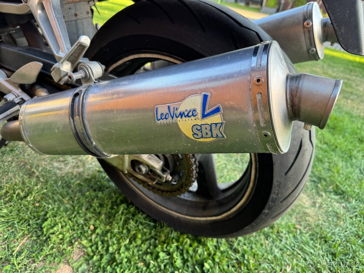 Honda VTR 1000F - 13
