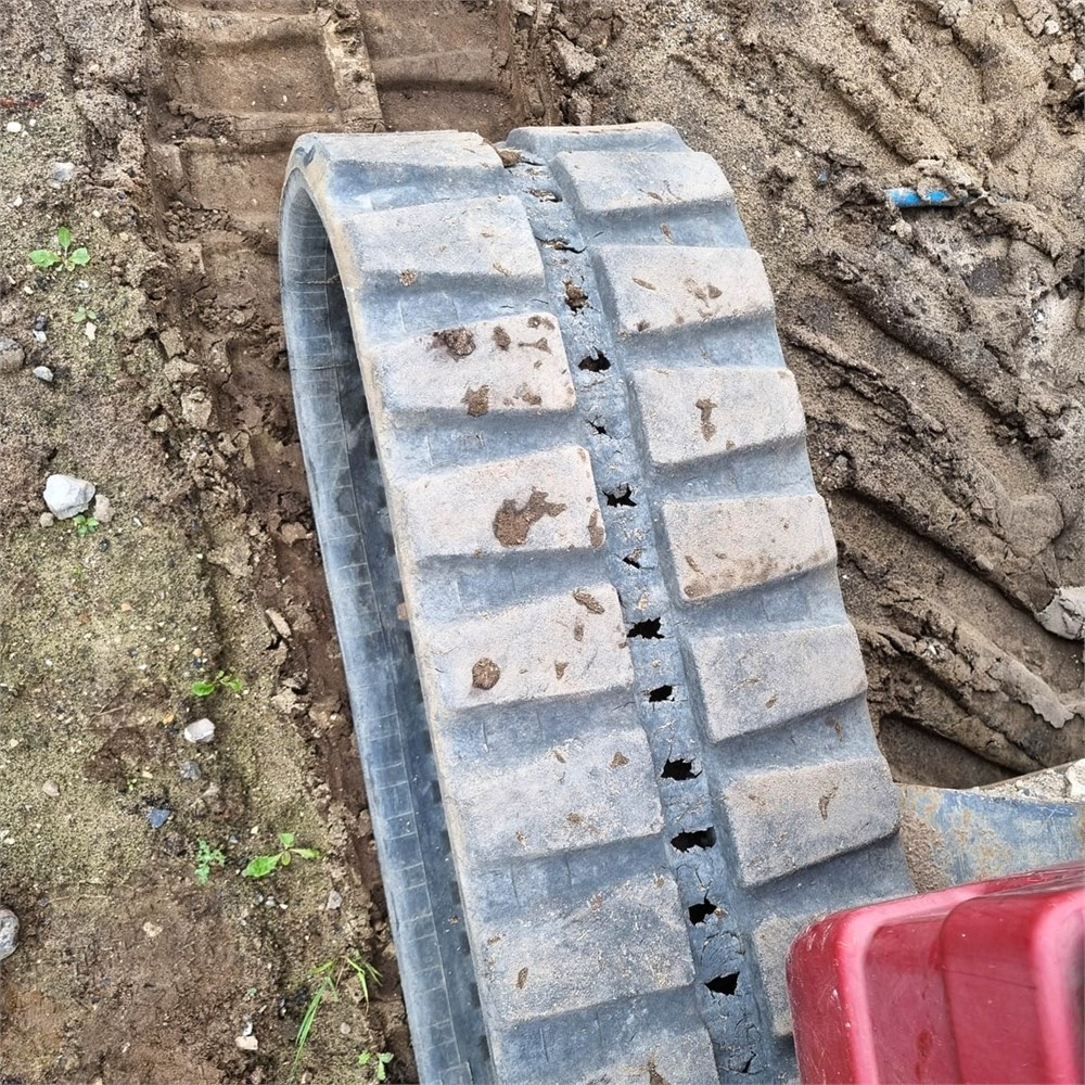 Takeuchi TB 235 pásový bagr - 13