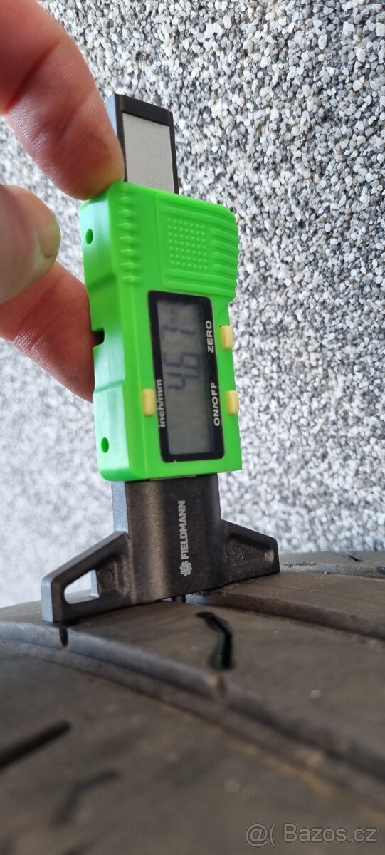 Kia Sportage GT Line ALU s pneu OE 52910F1500 245/45 R19 - 13