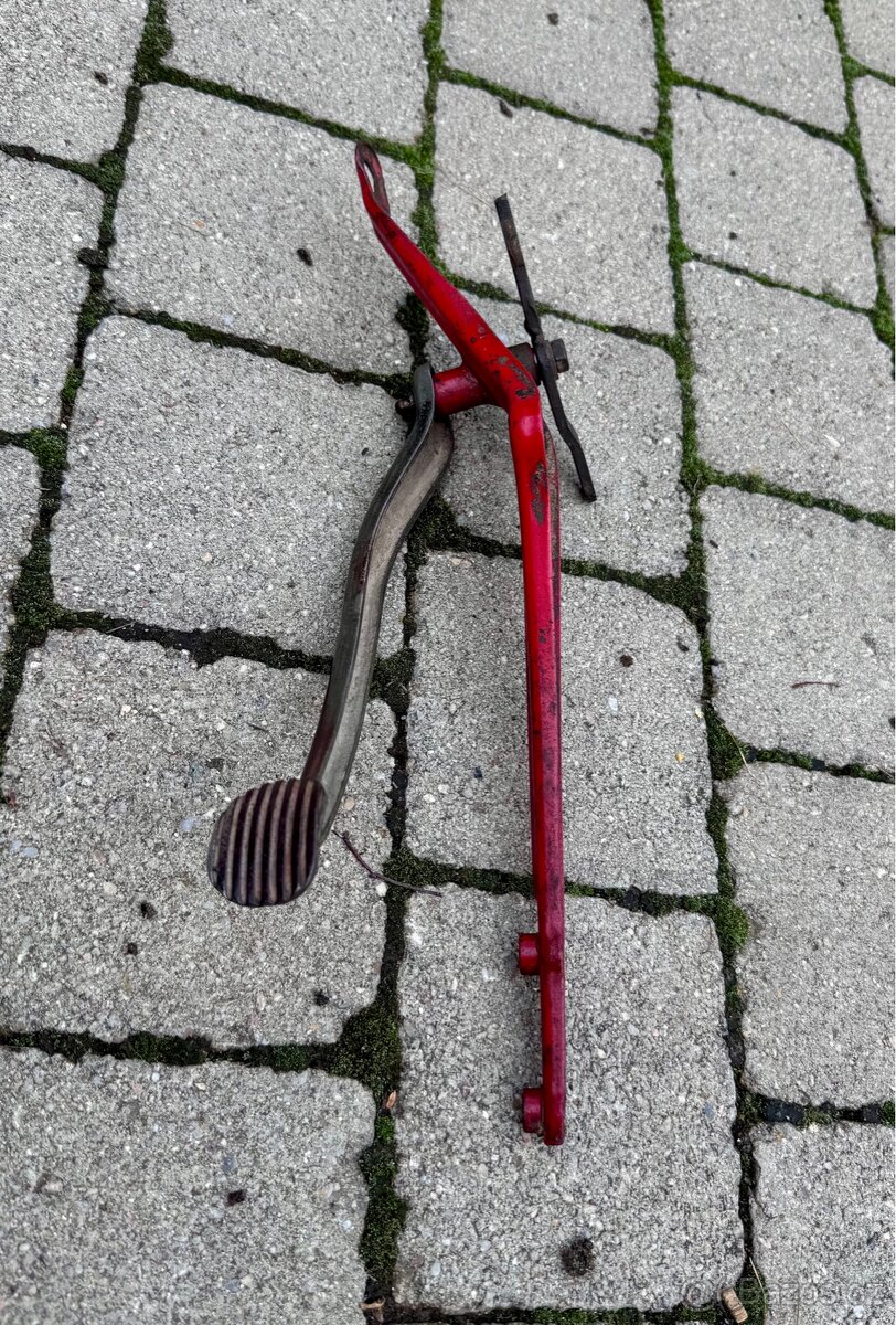 Jawa ČZ kývačka, ČZ - brzdové páky - 13