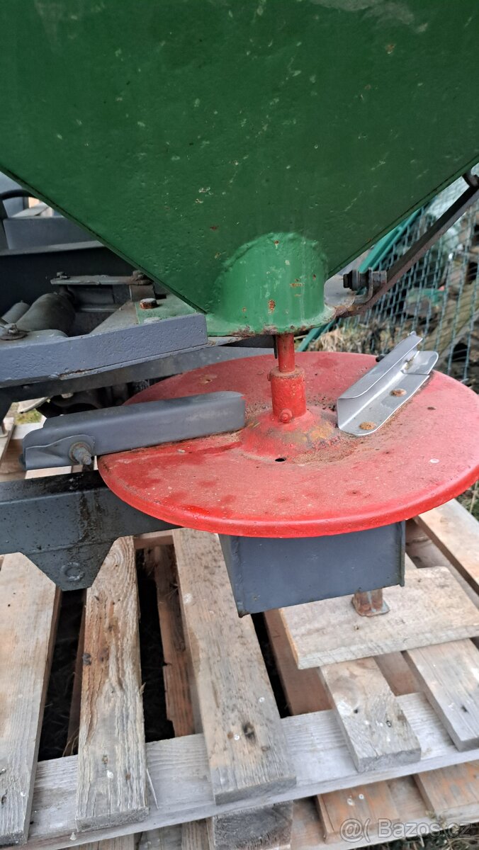 Rozmetadlo průmyslových hnojiv - 13