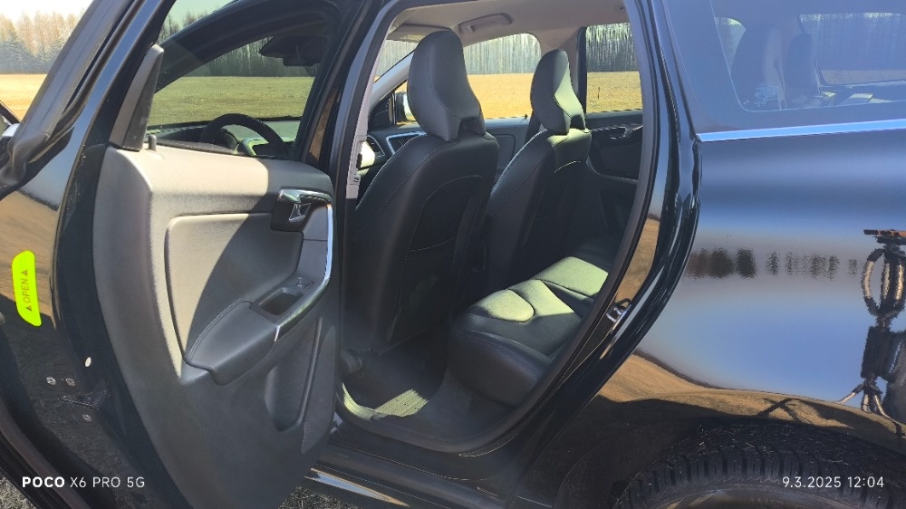 Volvo XC60 2.4 5VÁLEC 4X4 MANUÁL LED FACE - 13