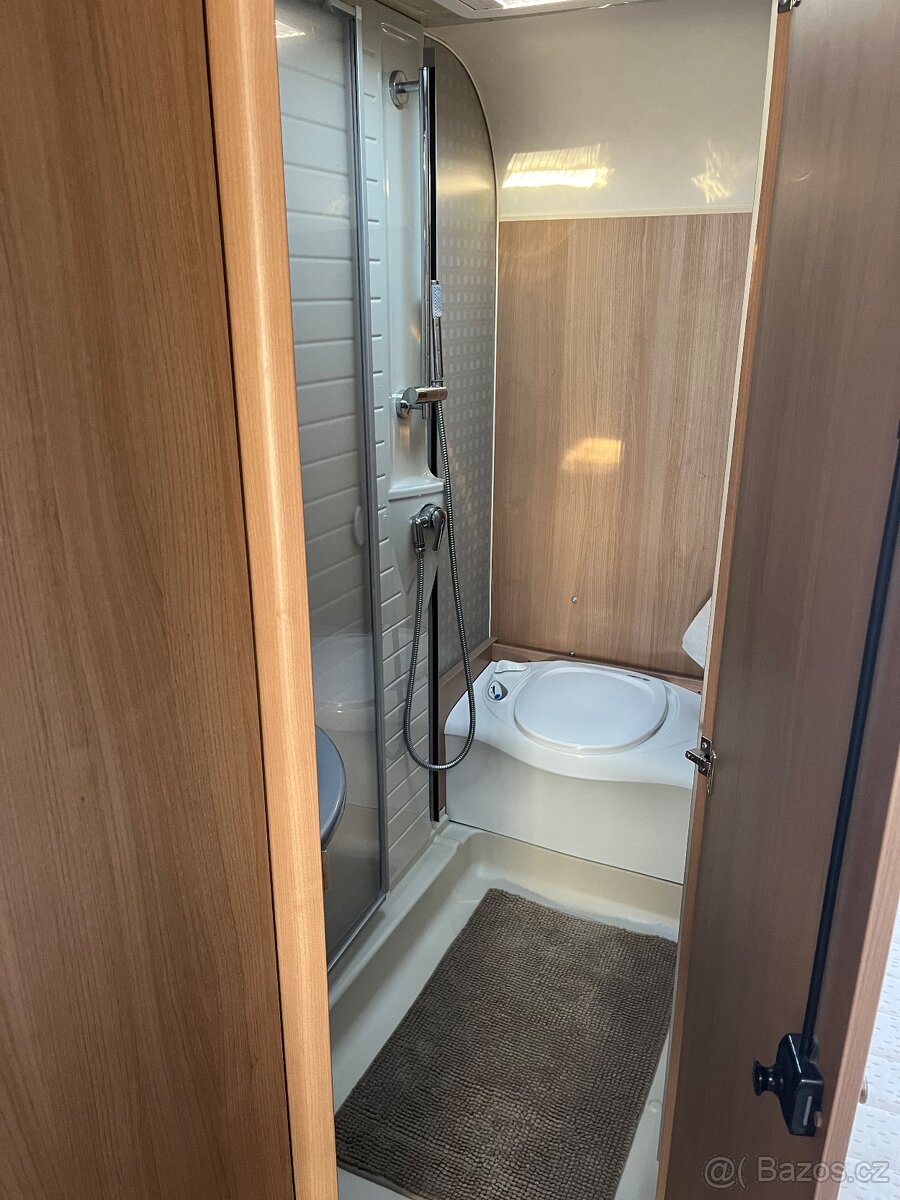 Obytný karavan Burstner - 13