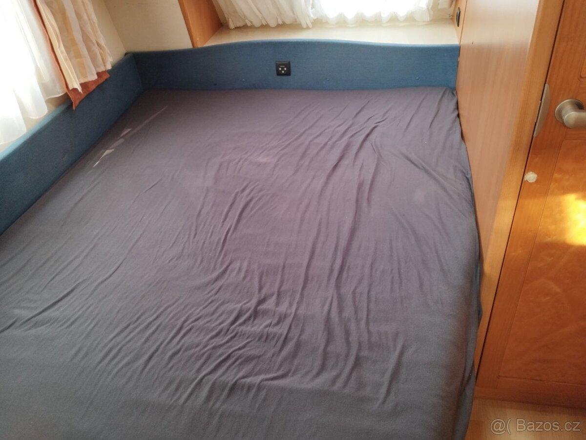 HOBBY 495 UFe č.703. Pro 4. Fr. postel. Sprcha. Rok 2007. - 13