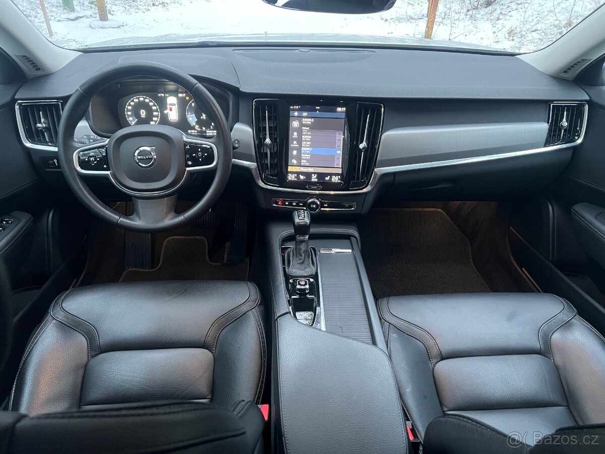 Volvo V90 Cross Country - 13