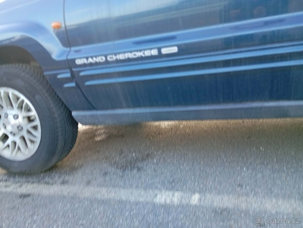 Jeep grand Cherokee Laredo - 13