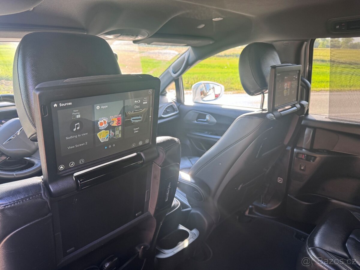 Chrysler Pacifica 3,6 Limited DVD Čočka 2021 DPH - 13