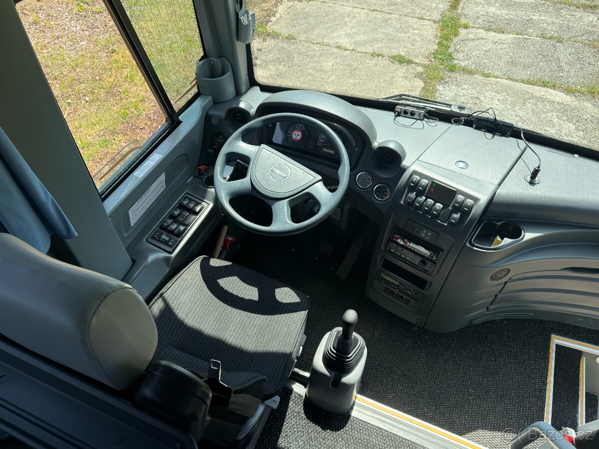 Isuzu Novo ULTRA -31míst - 13
