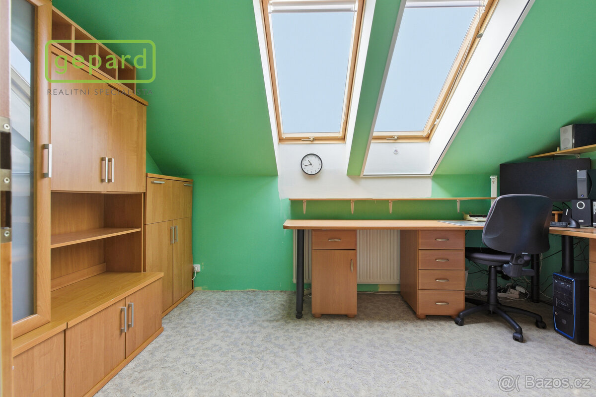 Rodinný dům s krásnou zahradou v klidné obci Mírová - 13