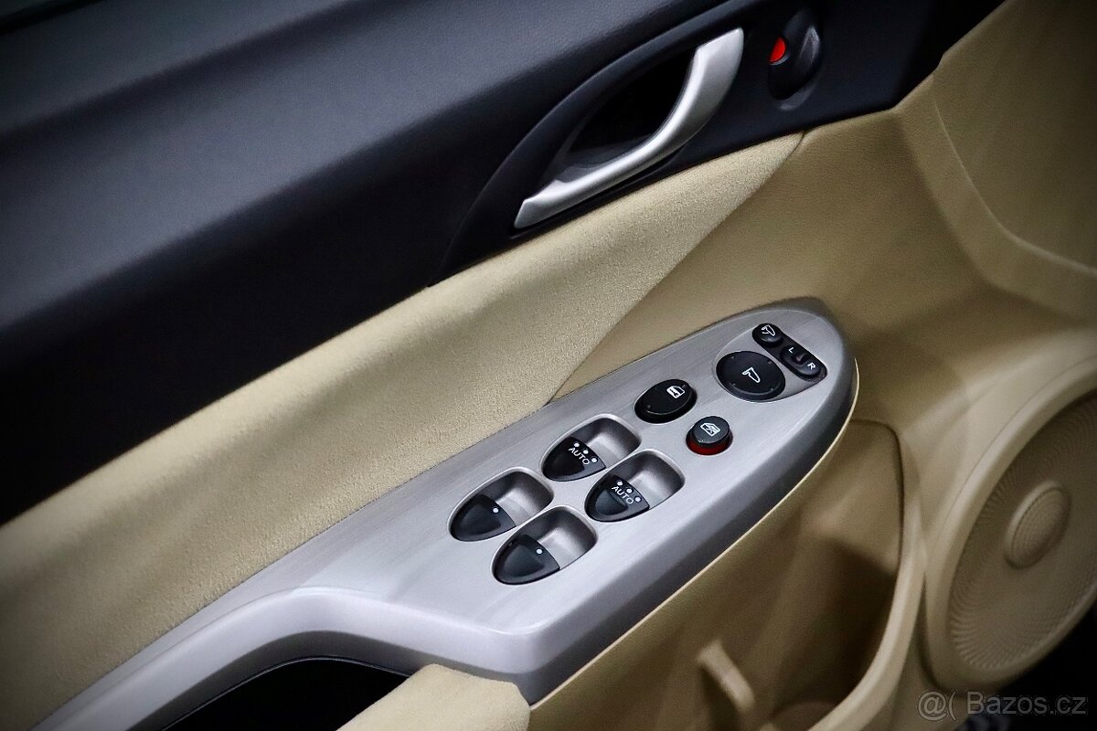 Honda Civic 1.8 i-VTEC 103 kW Sport - 13