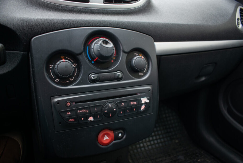 Renault Clio Grandtour 1.2 SK / 1.majiteľ - 13