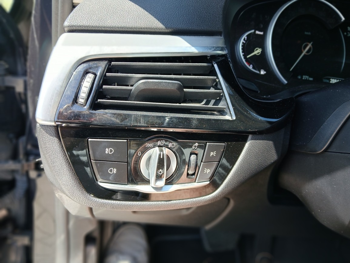 BMW 520D Sport Line - 13