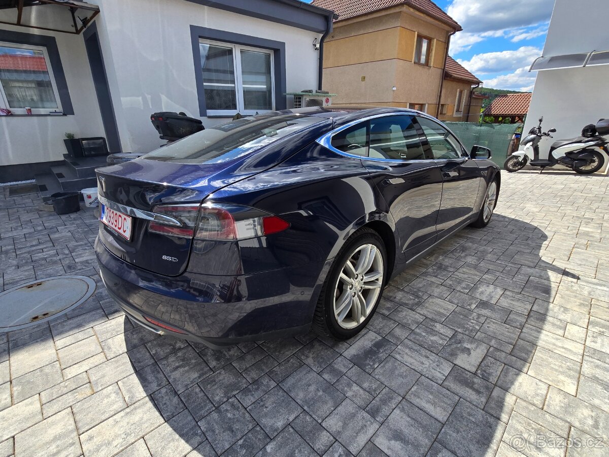 Tesla Model S 85D Free Supercharger - 13