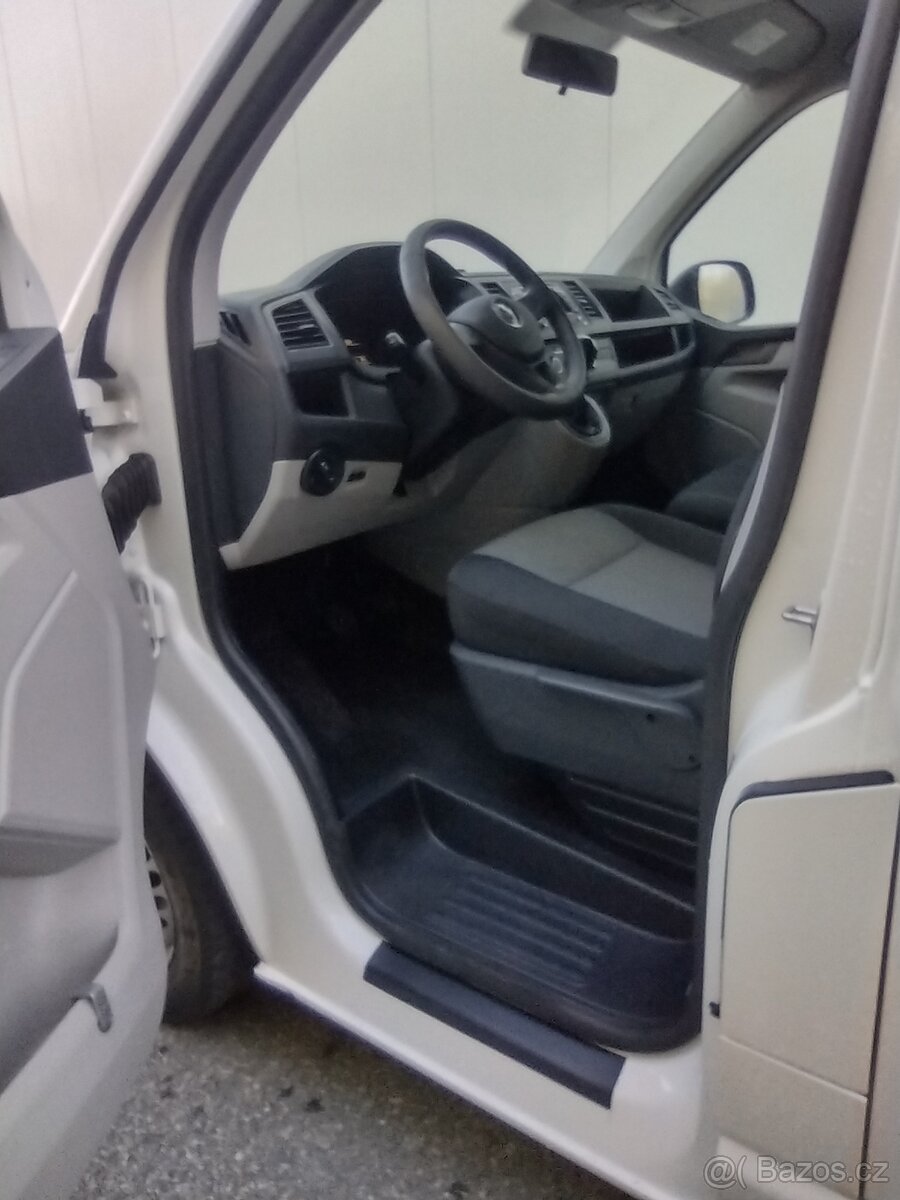 VW Transporter T6 2.0TDI - 13