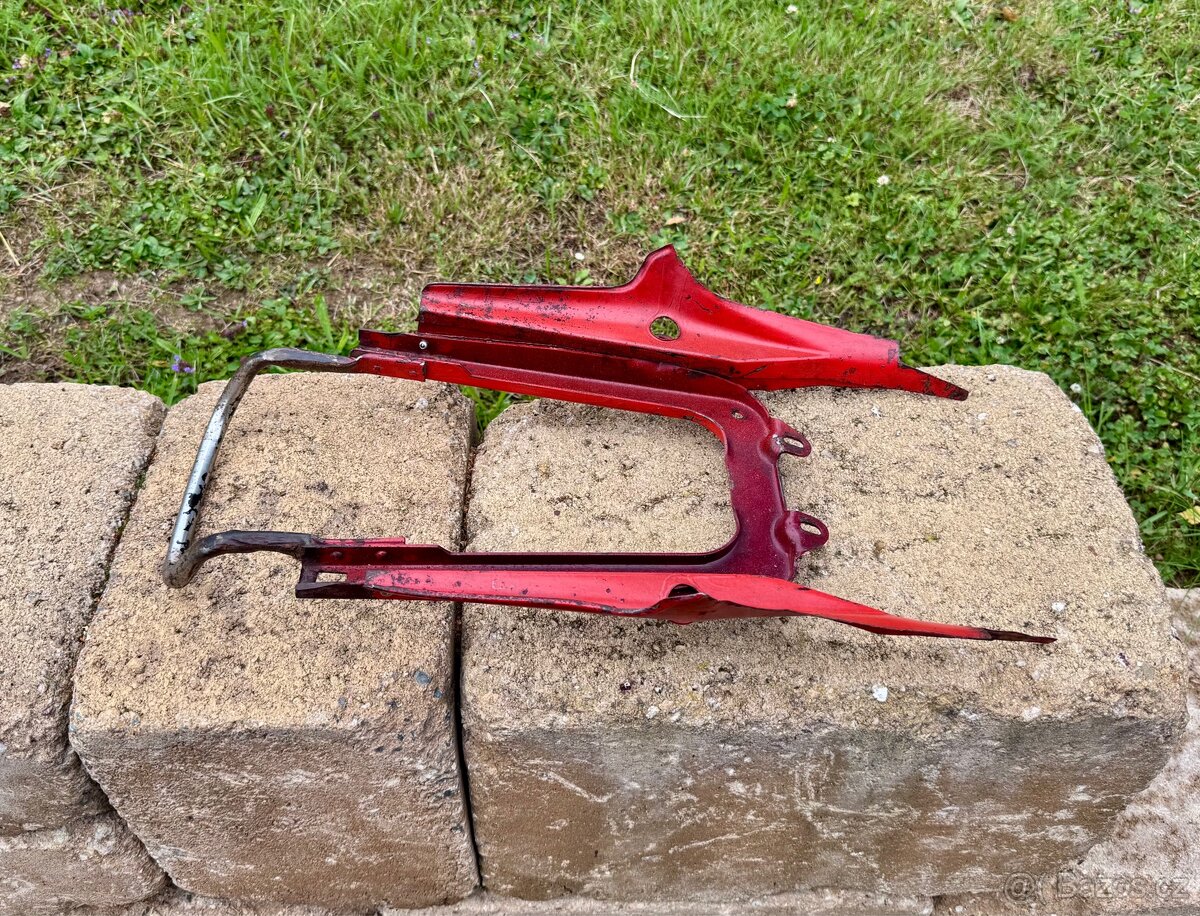 ČZ 125 175 250 sport - podsedlový rámeček - 13