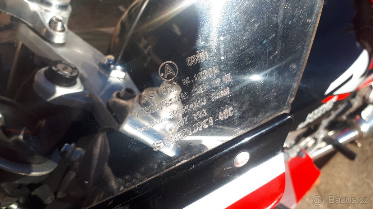 Suzuki GSXR 1100 - 13