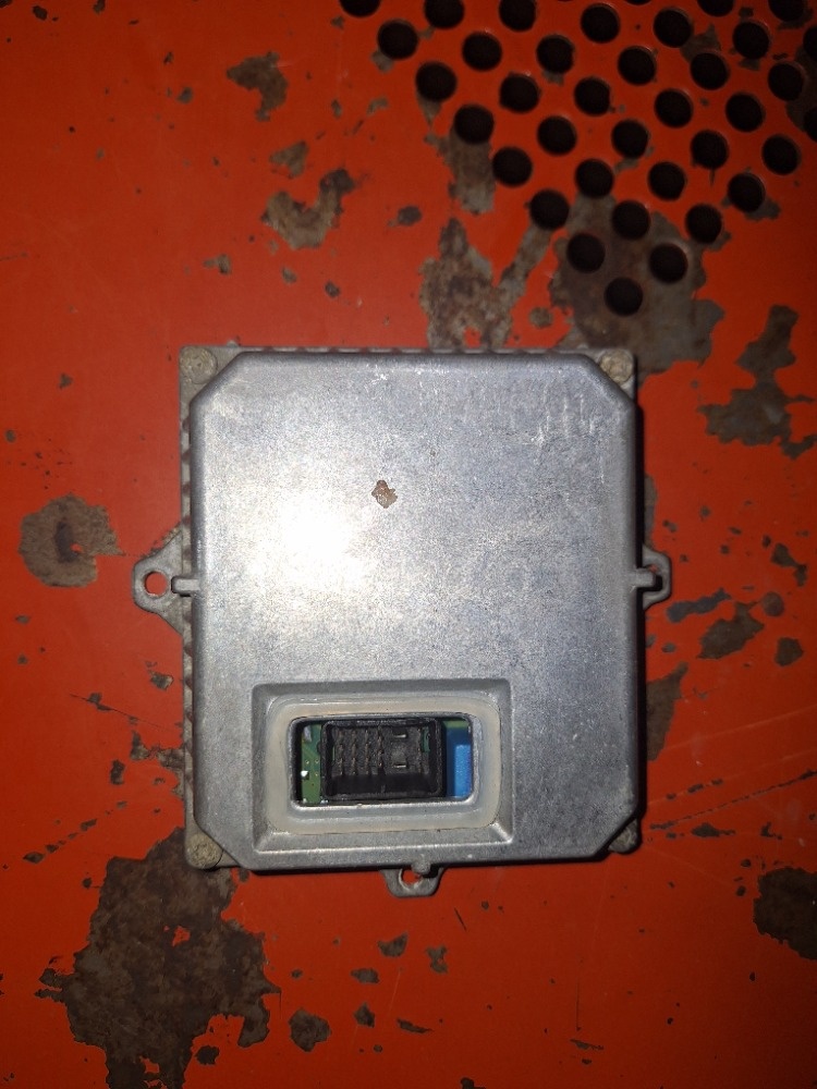 Přední pravé světlo X3 E83 D2S+ H7 XENON - 13