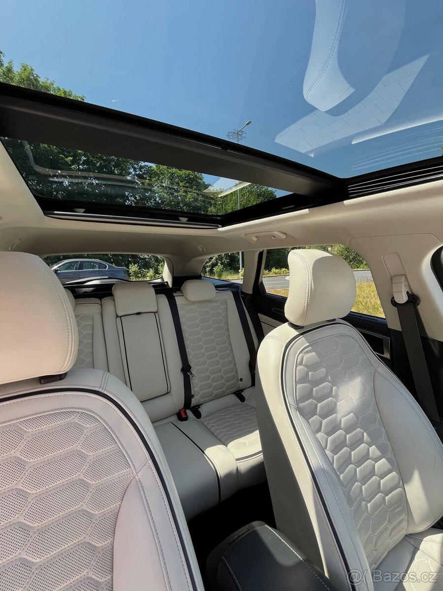 Ford Mondeo Hybrid Vignale - 13