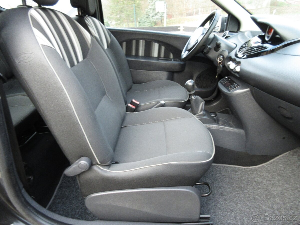 Renault Twingo 4/2014 1.2i 55Kw- 1. Majitel - 13