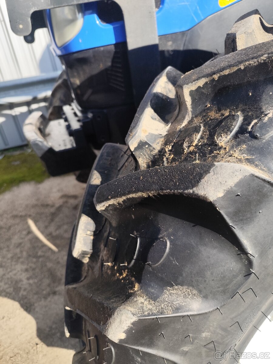New Holland T6020 - 13