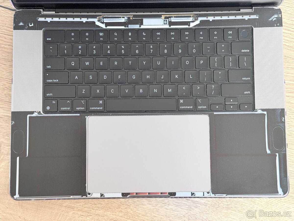 MacBook Pro M2 MAX 16" 32GB/1TB - záruka 17 měsíců - 13