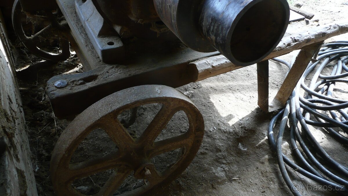 PRAGA-historický stabilní elektromotor-dynamo - 13