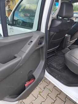 Nissan Navara 2.5dci - 13