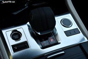 Jaguar F-PACE D200 R-DYNAMIC SE BLACK ZÁRUKA 04/2028 DPH - 13