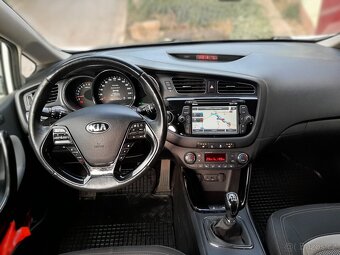 Prodám Kia Ceed kombi 1.6 GDI (benzín), výbava Exclus 8/2014 - 13