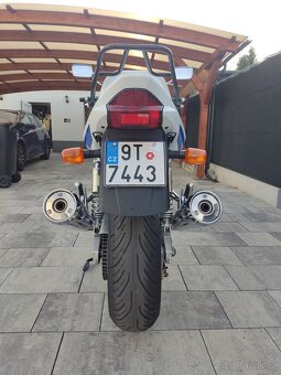 Suzuki GSX 1400 - 13