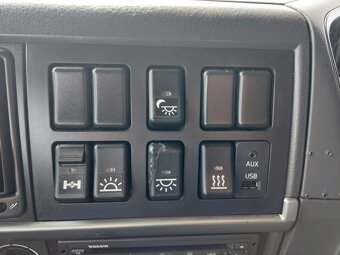 VOLVO FM 13 420 4x2 s hydraulickým čelem - 13
