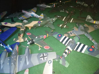 Sbírka hotových plastikových modelů - 13