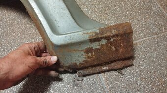 Pravý zadní blatník na Škoda 105, Škoda 120 - 13