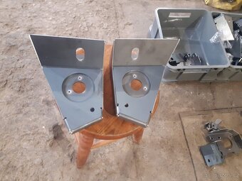 Rám - Rámy na Navara D22 / D40 / Hilux / L200 - 13