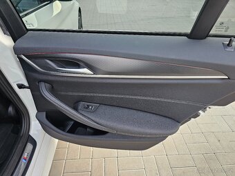 BMW Řada 5, 530d xDrive - 13