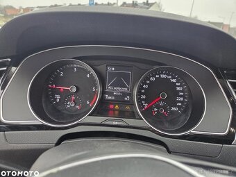 Volkswagen Passat Variant 2.0 TDI SCR BlueMotion Comfortline - 13