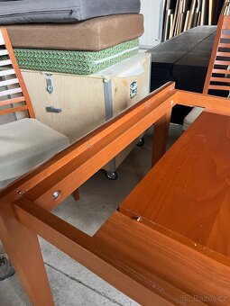 Dřevěný stůl s šesti židlemi značky Calligaris - 13