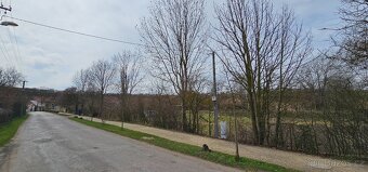 Stavební pozemek v obci Blevice, cca 15 km od Prahy - 13