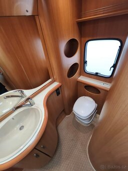 Hobby Prestige 560, markýza, nový solární systém - 13
