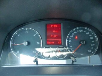 VW TOURAN 2,0TDI Highline - 13