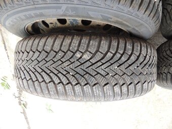 4ks plechových disků Fabia 3+zimní pneu  185/60/15 7mm - 13