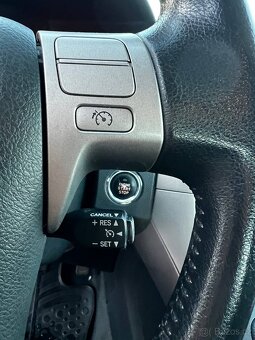 Toyota Auris 1.6 benzín 2007 r.v. - 13