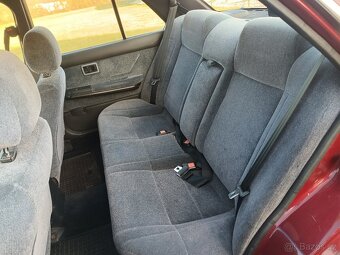 Nissan Stanza 2.4i 12V USA - 13